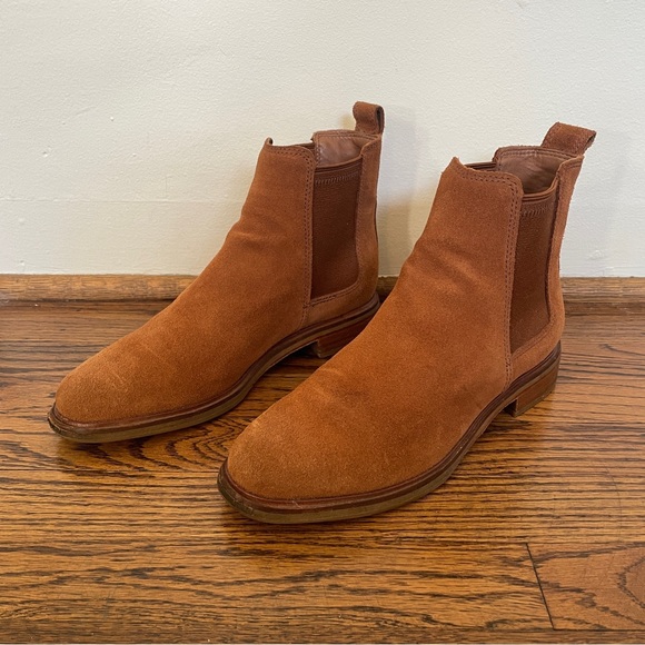 Clarks Clarkdale Arlo ankle Chelsea boot suede leather almond toe pull on work 8 - Picture 2 of 11